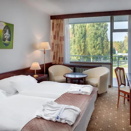 Hotel Ensana Splendid Piest'any