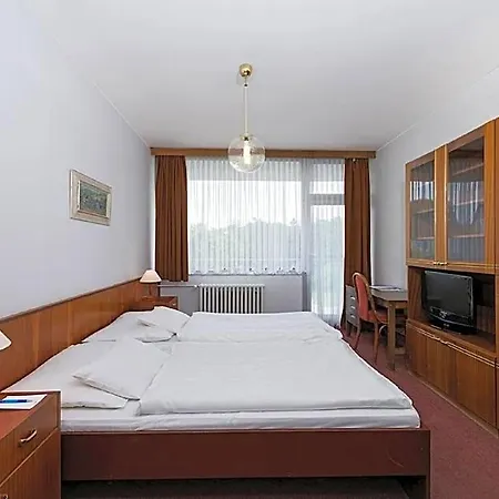 Ensana Splendid 3* Pöstyén